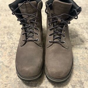 VGUC Timberland Men's gray boots size 11